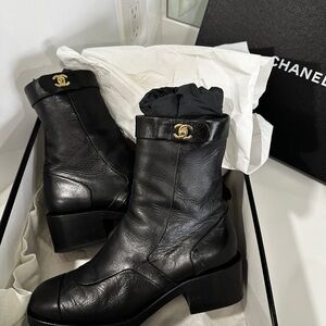 CHANEL Black Leather Boots with Gold CC turnlock Authentic